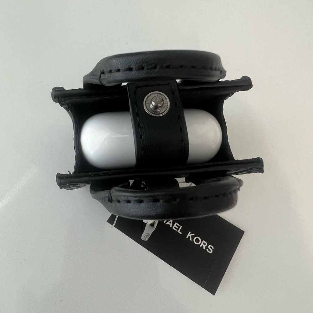 CUTE!! MK Mini Bag AirPods Case!! - Picture 10 of 16